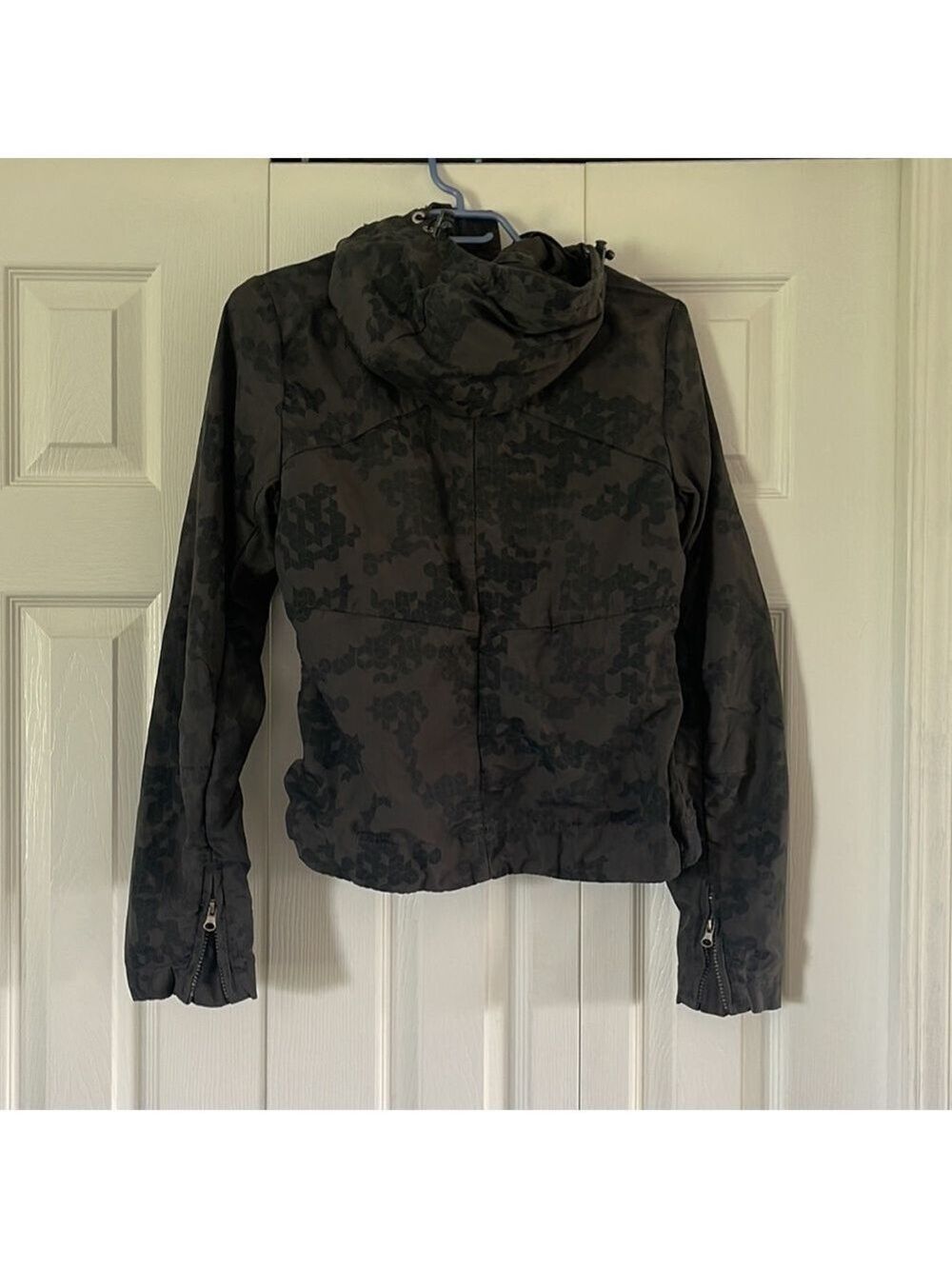 Bench Jacket Size M 🥰🥰 - Picture 2 of 5